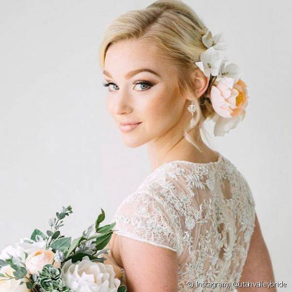 A maquiagem de noiva natural e elegante combina com as noivas loiras (Foto: Instagram @utahvalleybride)
